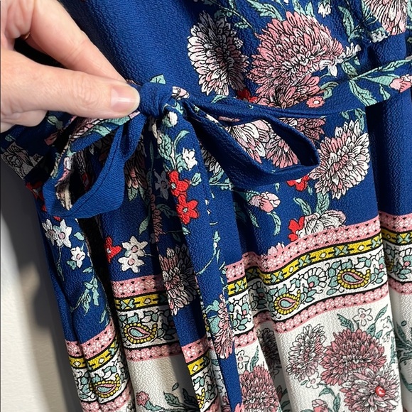 Three Hearts Blue and White Floral Romper with Wrap Design - Picture 4 of 7